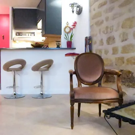 Charming Loft Spirit In Montmartre