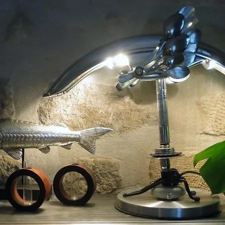 Charming Loft Spirit In Montmartre Parigi